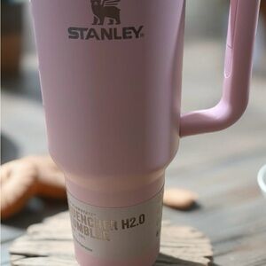 Stanley Quencher H2.0 Tumbler in Soft Pink